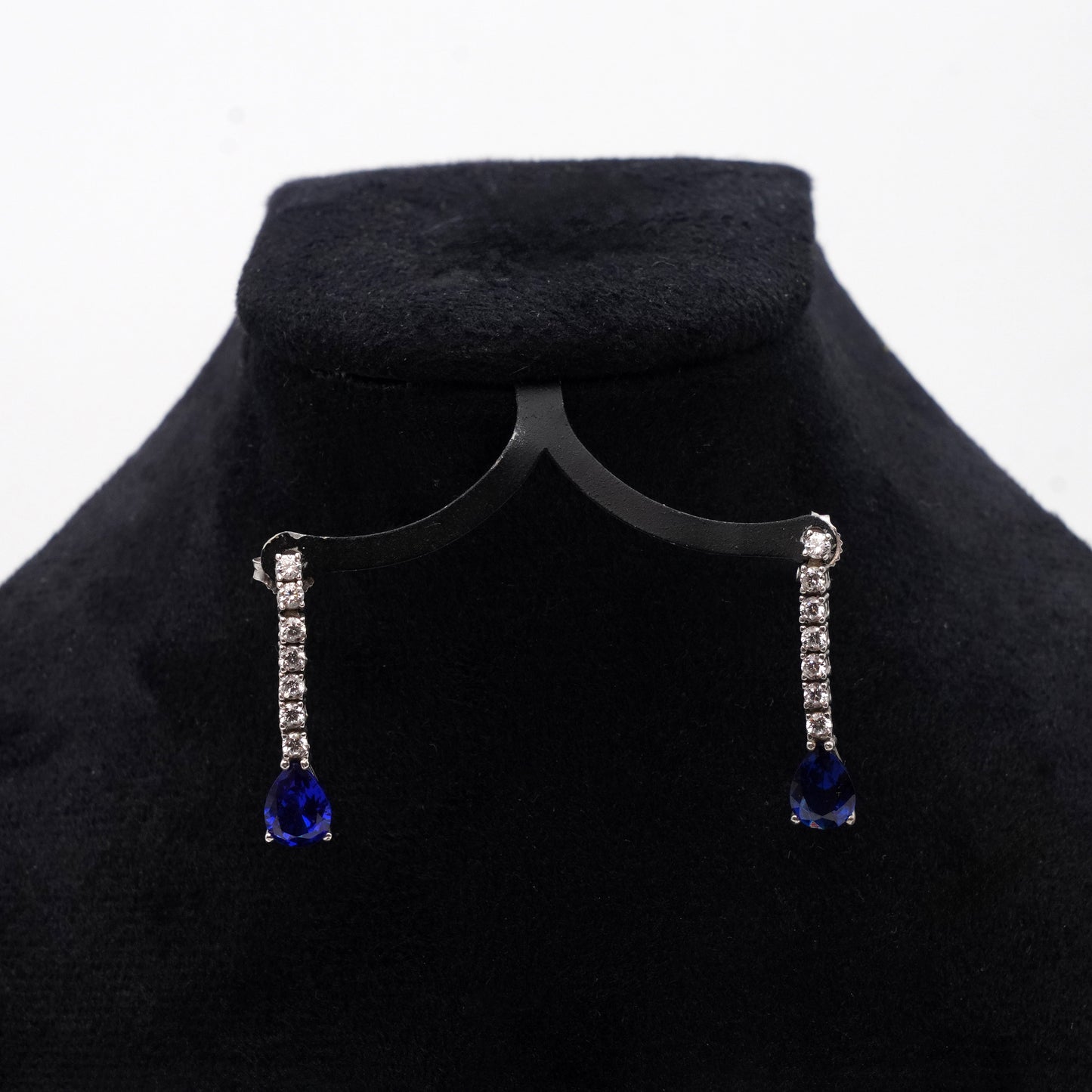 Boucles d’oreilles modèles diamants en argent 925