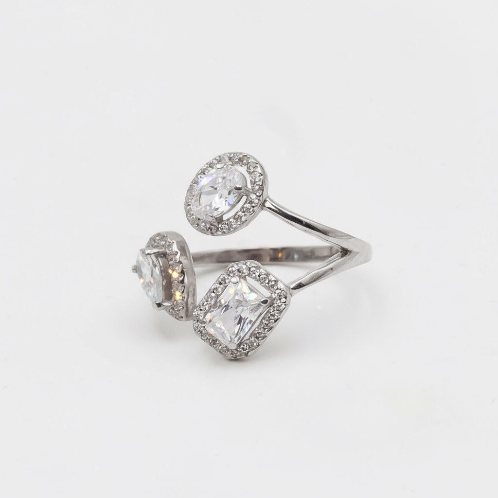 Bague modèle diamant en argent 925