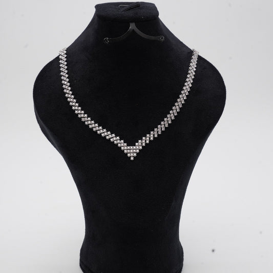 Collier modéle diamant en argent 925