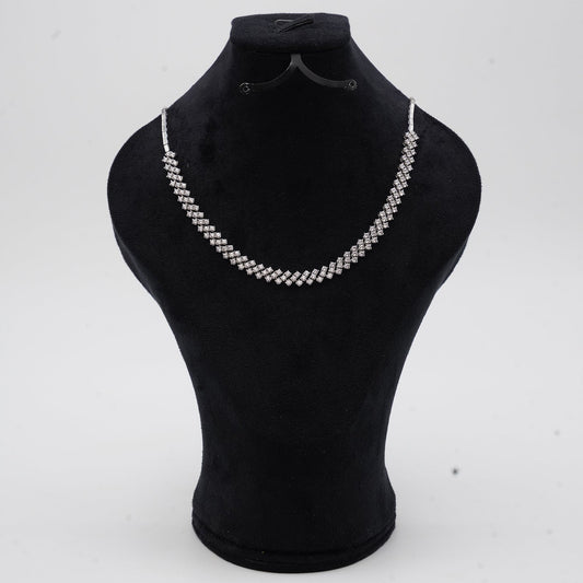 Collier modéle diamant en argent 925