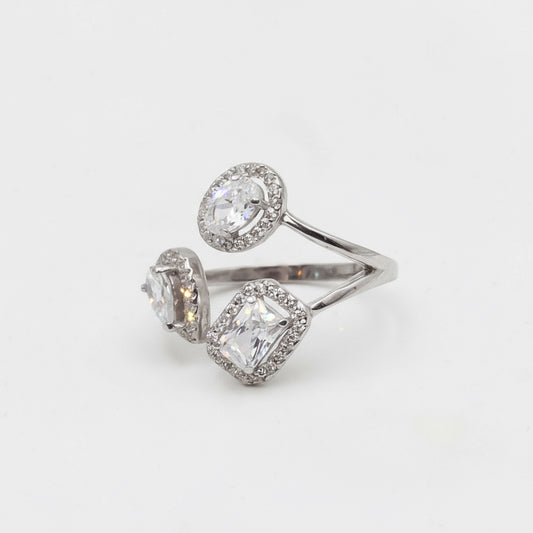 Bague modèle diamant en argent 925